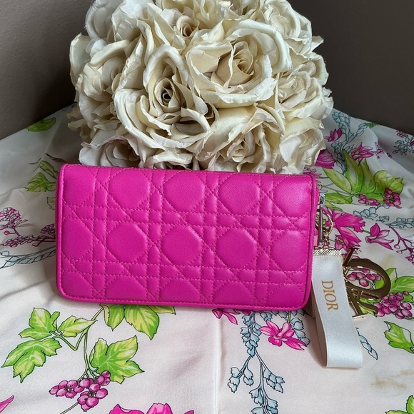 This is a Christian Dior Lady Dior Wallet in Fuchsia Pink - Picture 2 of 11